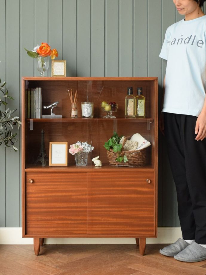 北欧スタイルのビンテージキャビネット