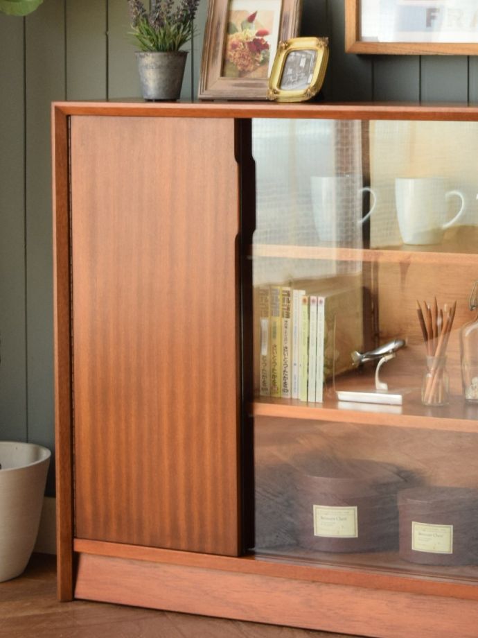 ビンテージキャビネットの扉