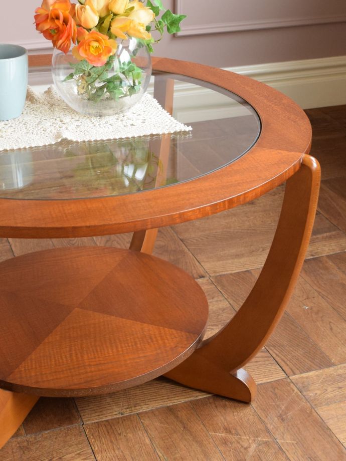 ビンテージテーブルのデザイン