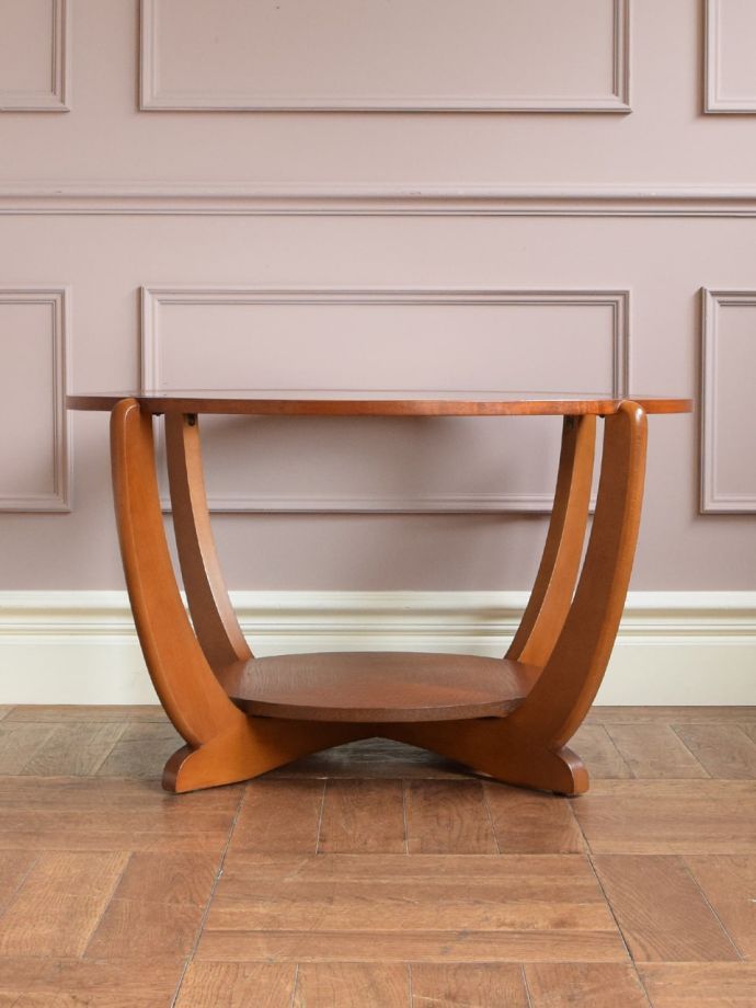 コーヒーテーブルの側面