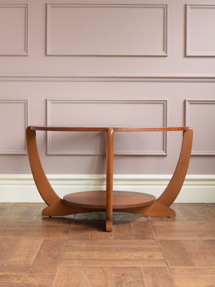 ビンテージテーブルの側面