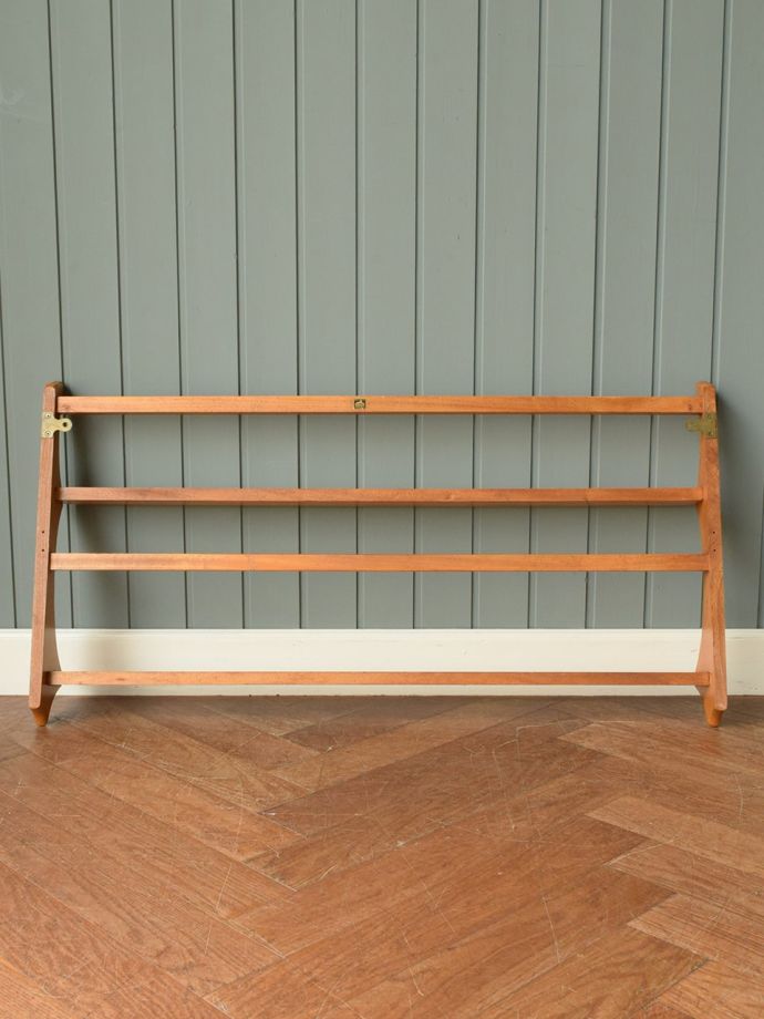 シェルフの裏側