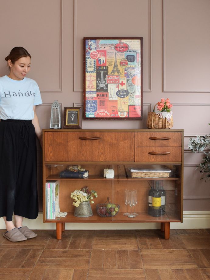 北欧スタイルのビンテージキャビネット