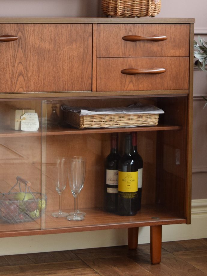 ビンテージキャビネットの扉