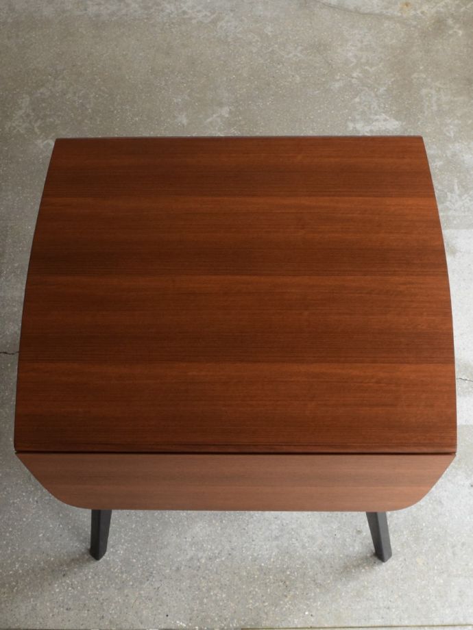 G-PLANのダイニングテーブルの天板