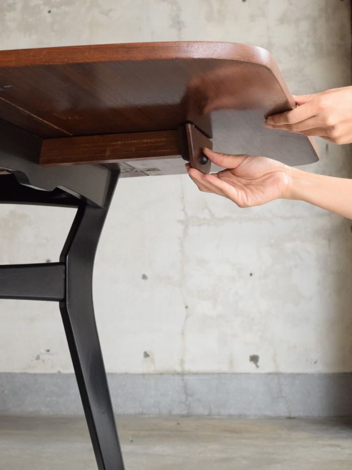 伸張式のG-PLANのダイニングテーブル