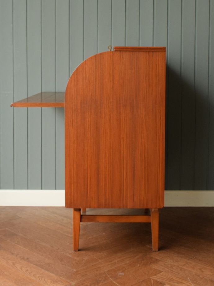 ビューローの側面