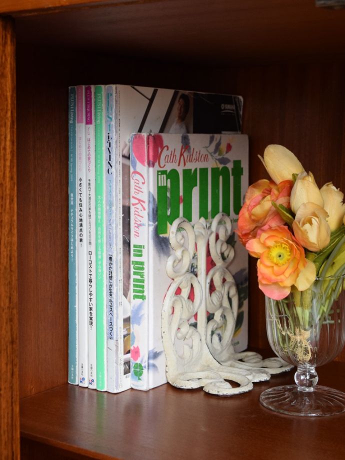 サイドボードの扉を開けると