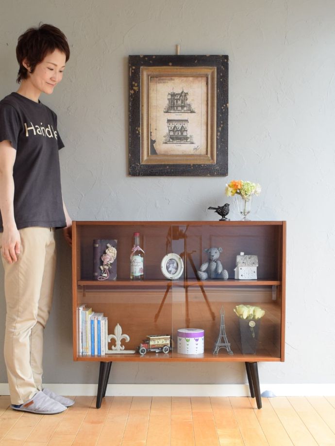 北欧スタイルのビンテージキャビネット