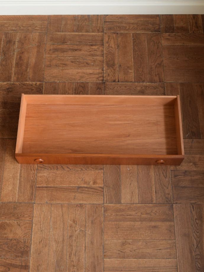 ヴィンテージキャビネットの引き出し