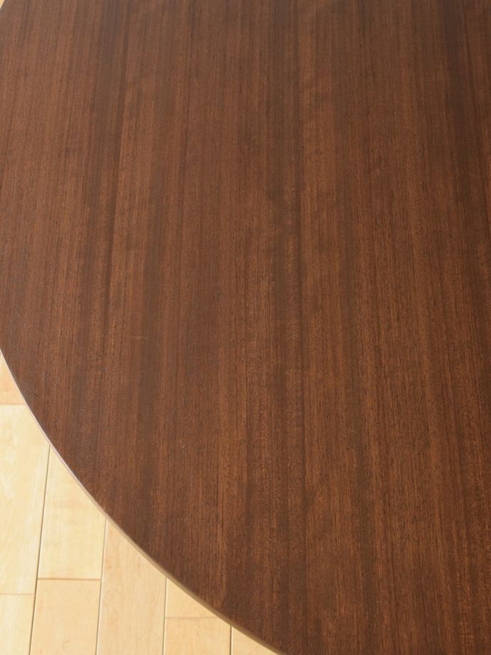 ビンテージテーブルらしい木目