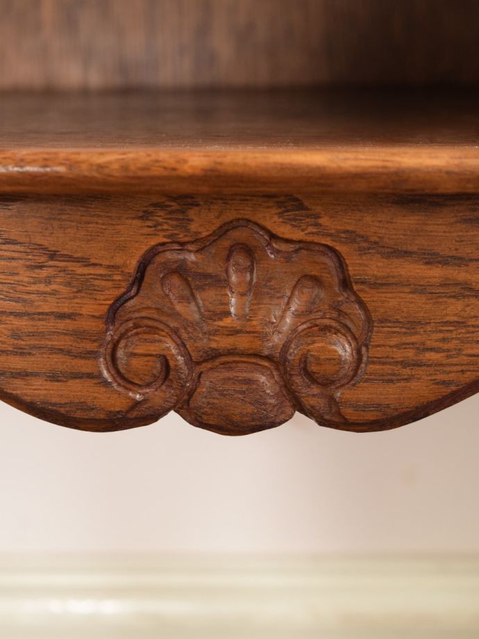 アンティーク家具の装飾