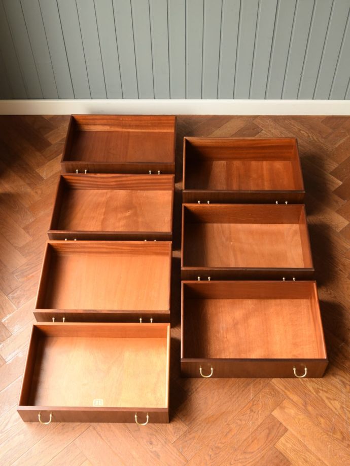 引き出しの中もキレイに修復しました