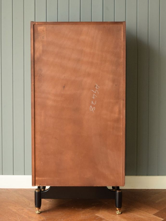 修復してあるので後ろ姿もキレイです。