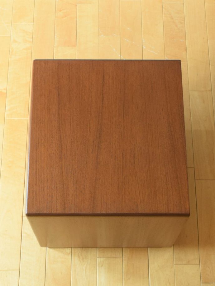 サイドチェストの天板