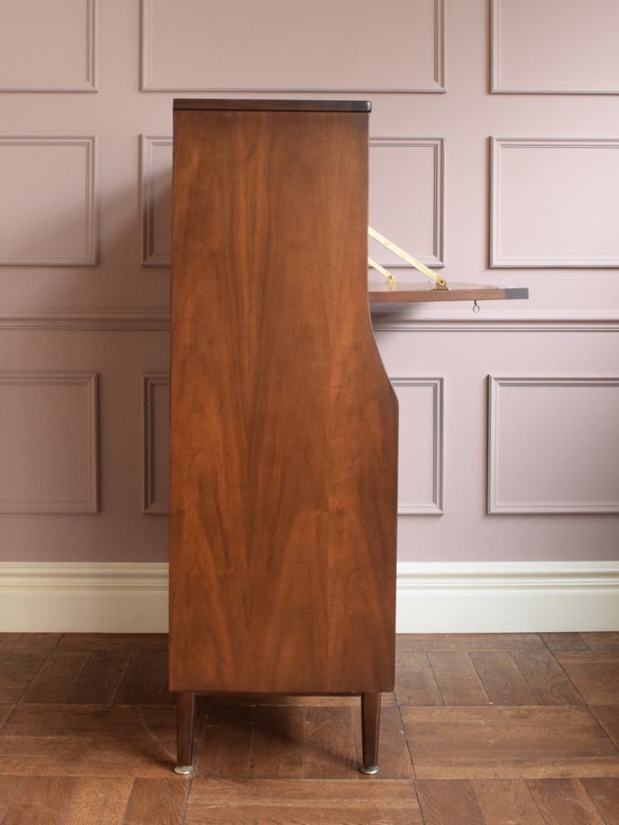 ビューローの側面