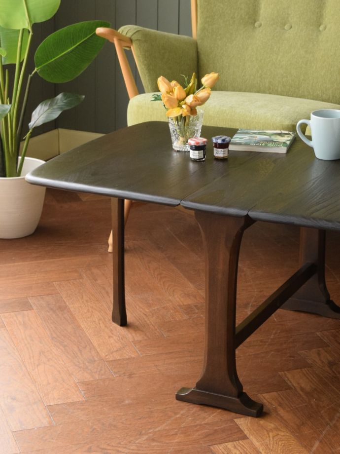 アーコール社のエクステンションテーブル