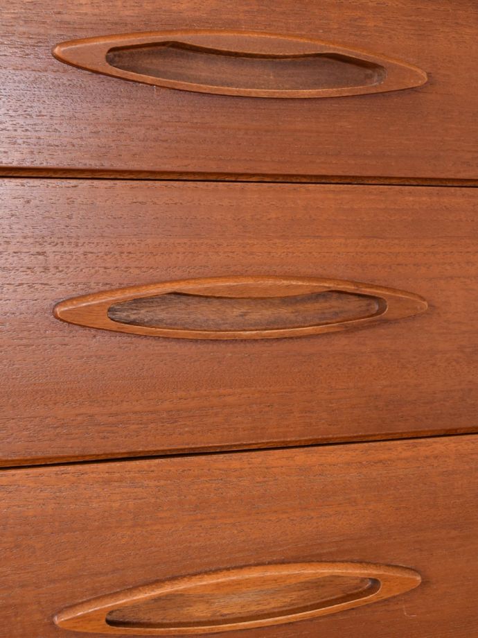 ビンテージ家具の木目