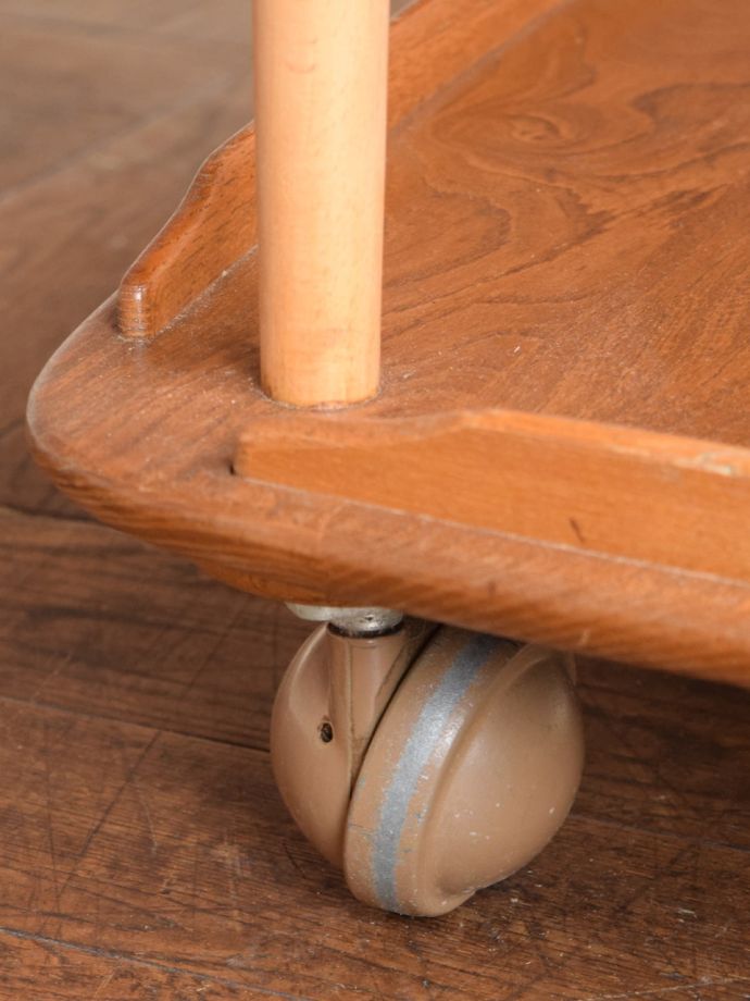 ERCOL家具の脚