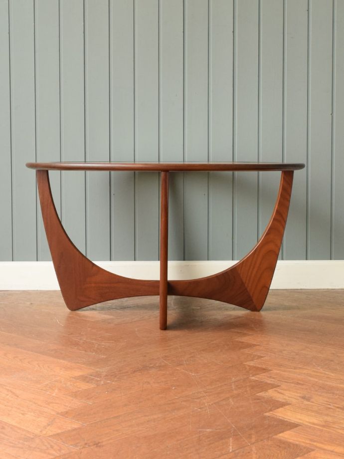 G-PLANのコーヒーテーブルの側面