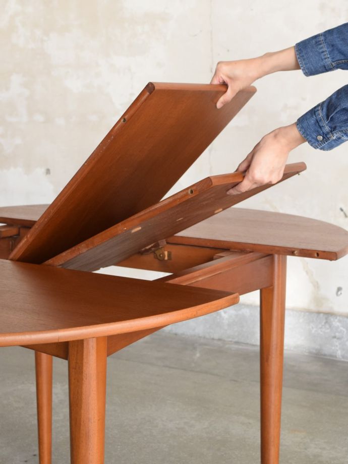 杢目が美しい伸長式 エクステンション ダイニングテーブル 北欧家具　ビンテージ 楽天市場】北欧スタイル家具 EDDA エッダ エクステンション ダイニング