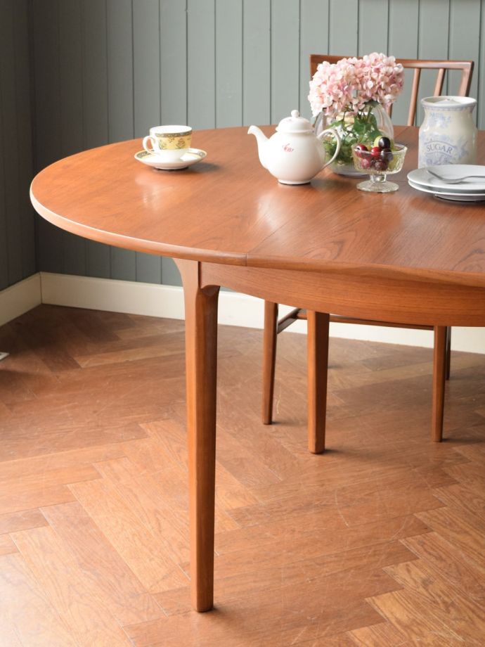 ヴィンテージらしさが漂う脚