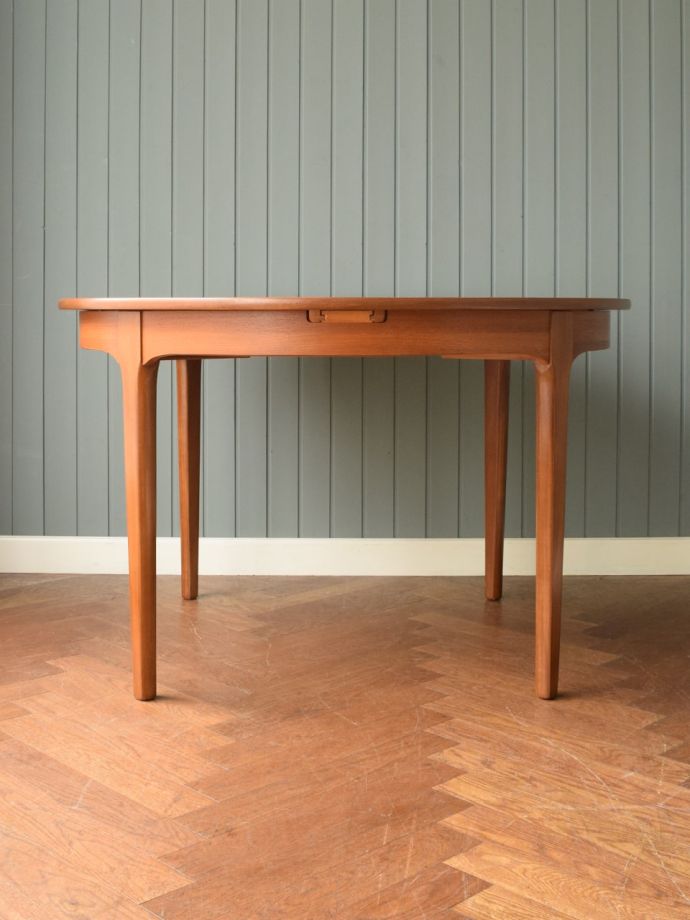 テーブルの側面