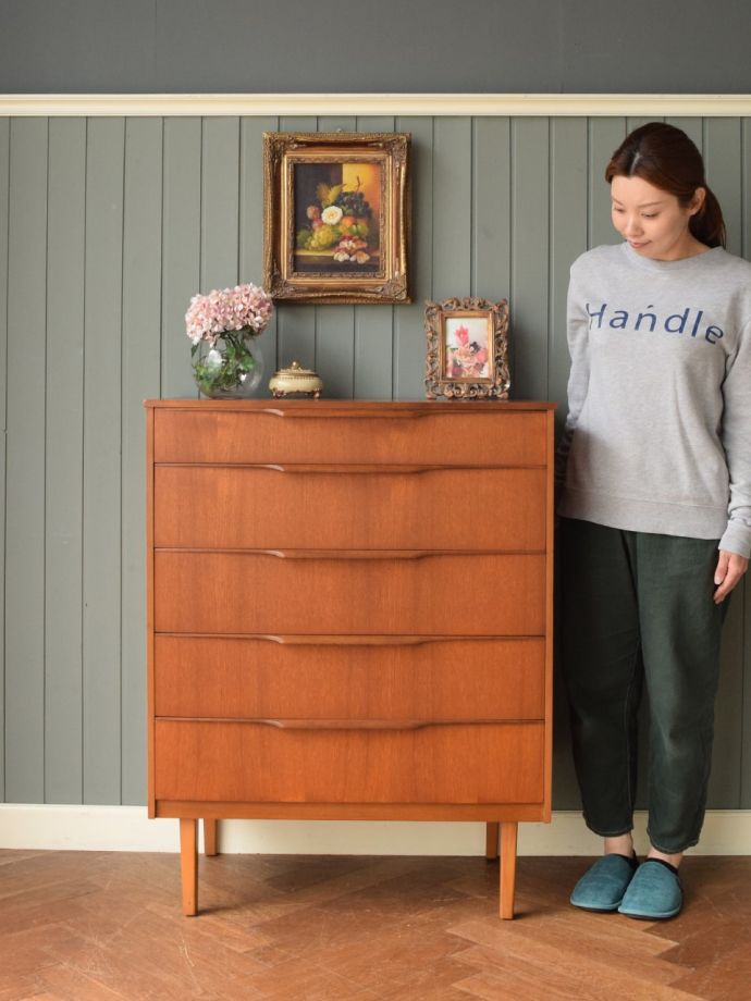 ビンテージのおしゃれなチェスト