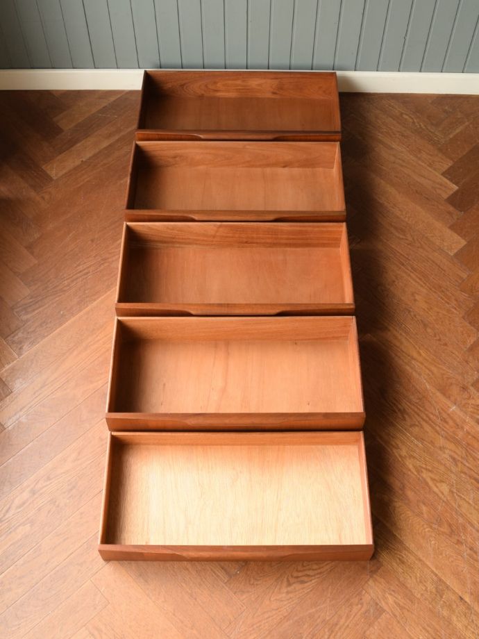 チェストの引き出し