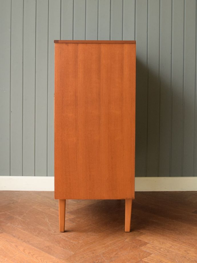 チェストの側面