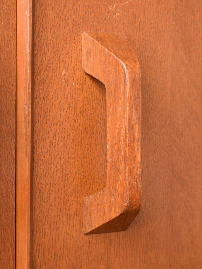 ビンテージ家具の木目