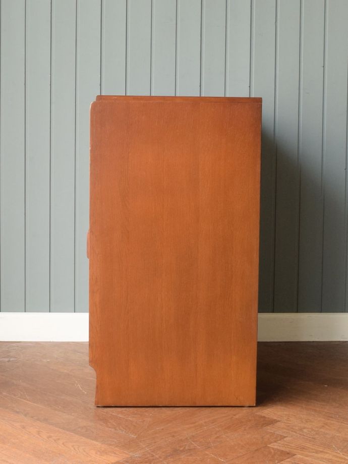 G-planのサイドボードの側面