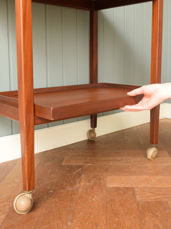 便利に使える作業台付き