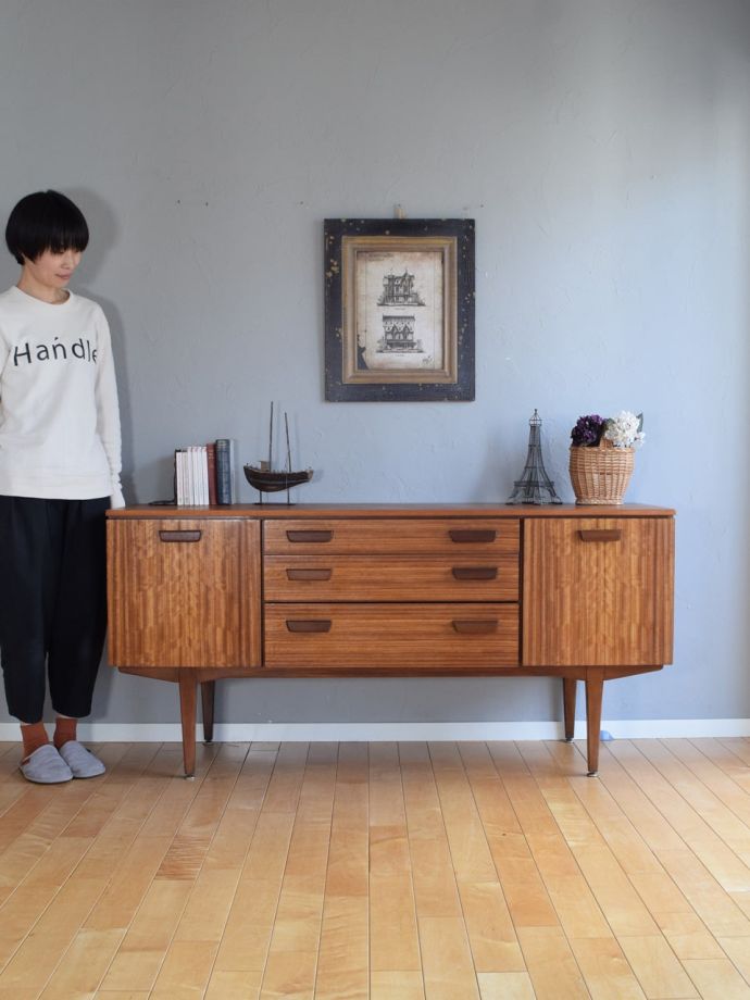 イギリスから届いたビンテージのサイドボード、ネイサンNathan社の