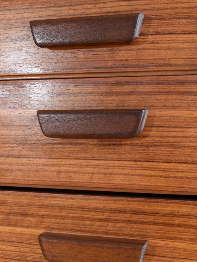 ビンテージ家具の木目