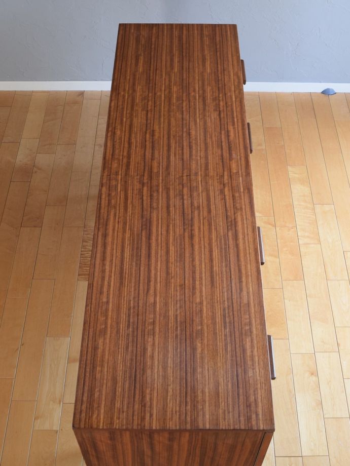 イギリスから届いたビンテージのサイドボード、ネイサンNathan社の