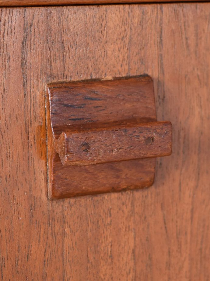 ビンテージキャビネットの取っ手