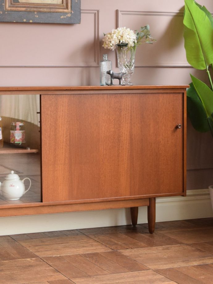 ビンテージキャビネットの扉