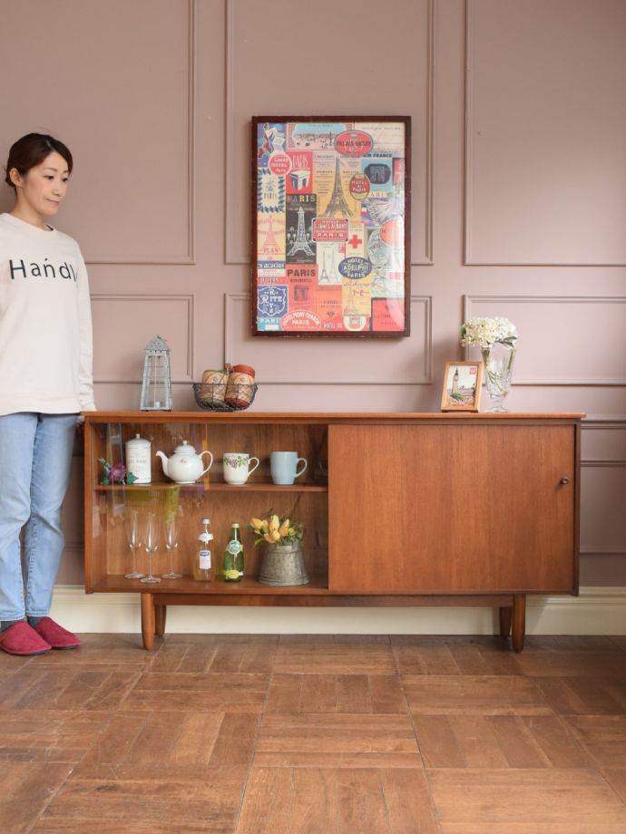 北欧スタイルのビンテージキャビネット