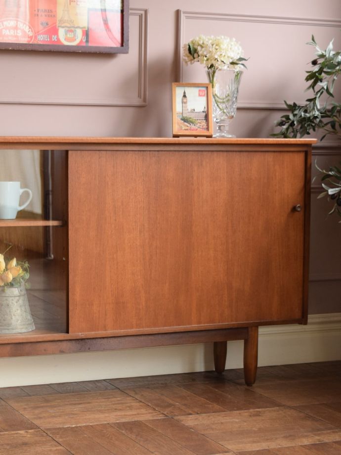 ビンテージキャビネットの扉