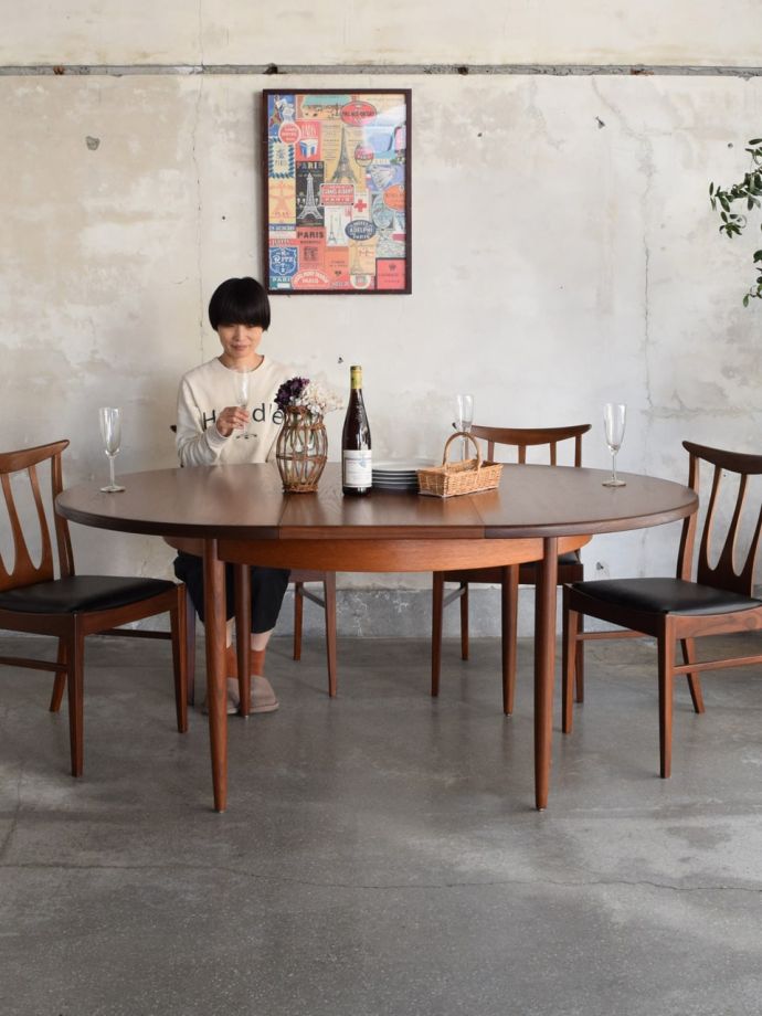 G-PLANのおしゃれなダイニングテーブル