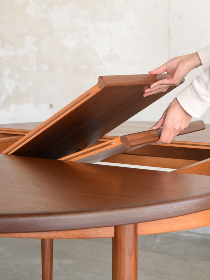 伸長式テーブルのサイズ変更方法