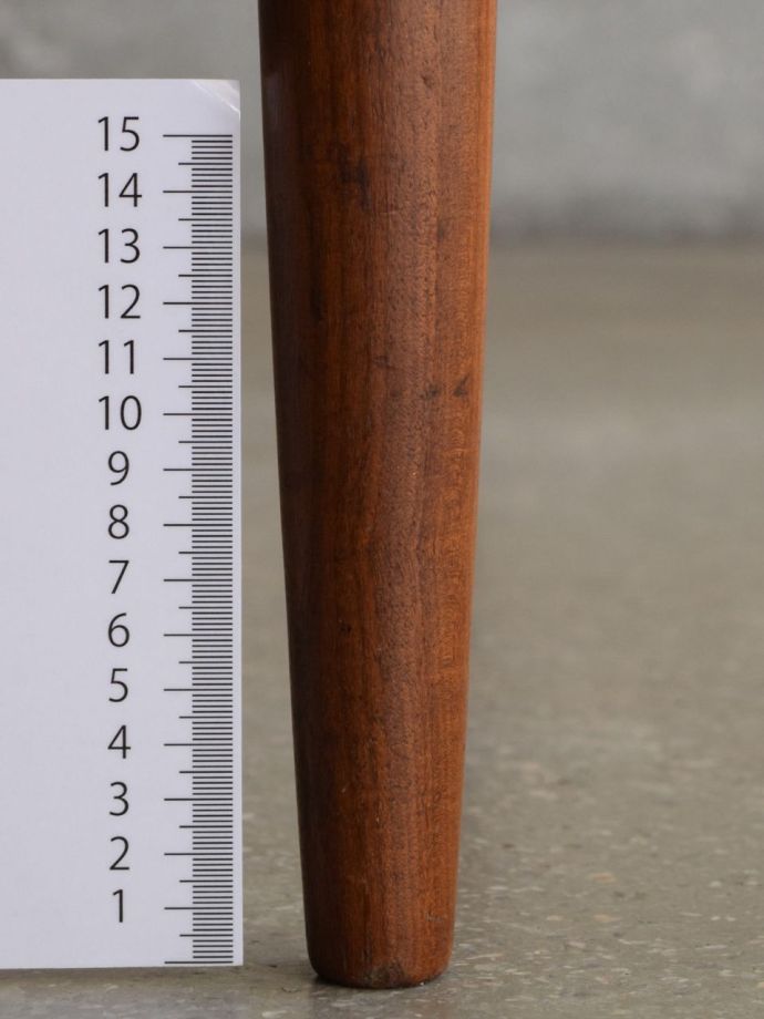 G-PLANのテーブルの脚