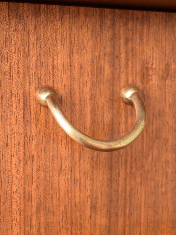 ビンテージ家具の木目