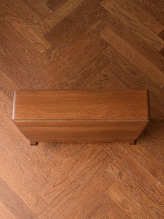 ビンテージの伸長式テーブルの天板