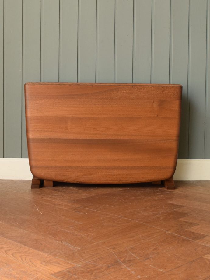 折り畳み式テーブルの側面