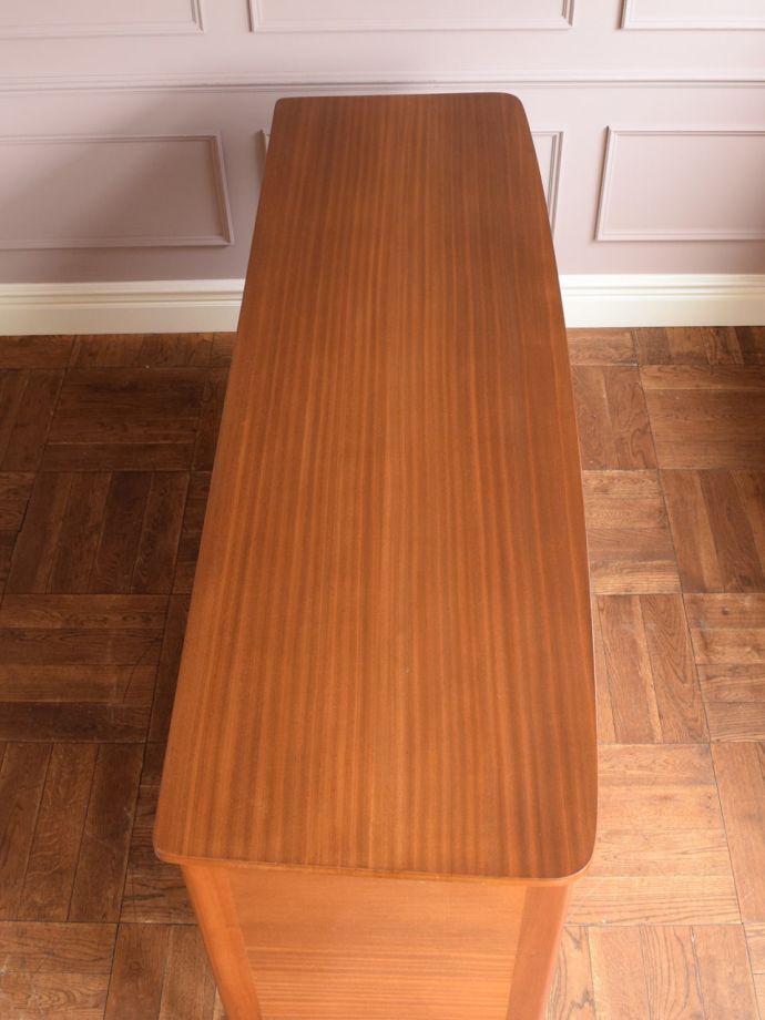 イギリスから届いたおしゃれなビンテージボード、Vanson社の北欧