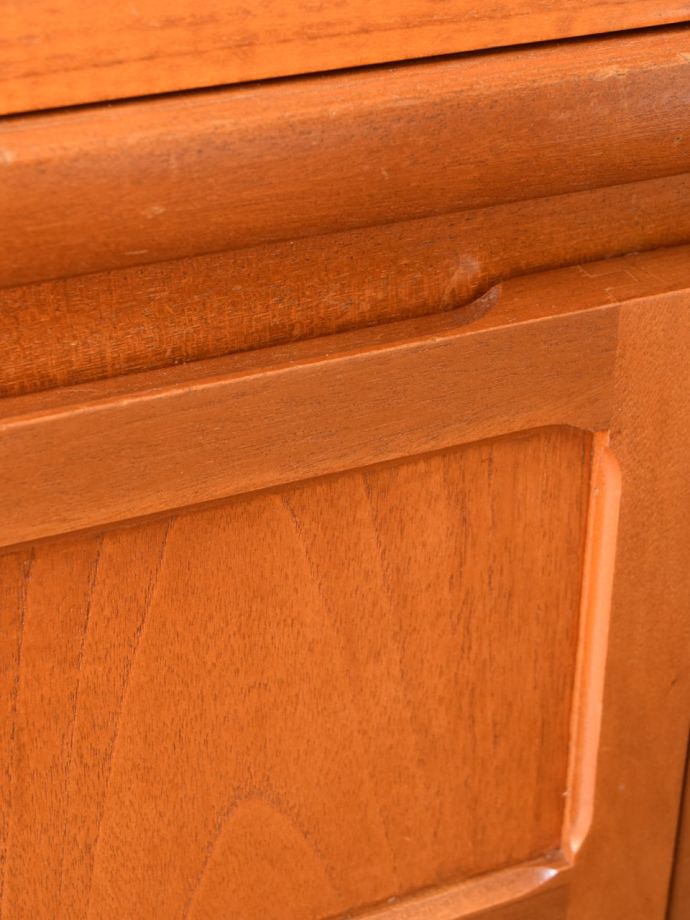 ビンテージ家具の木目