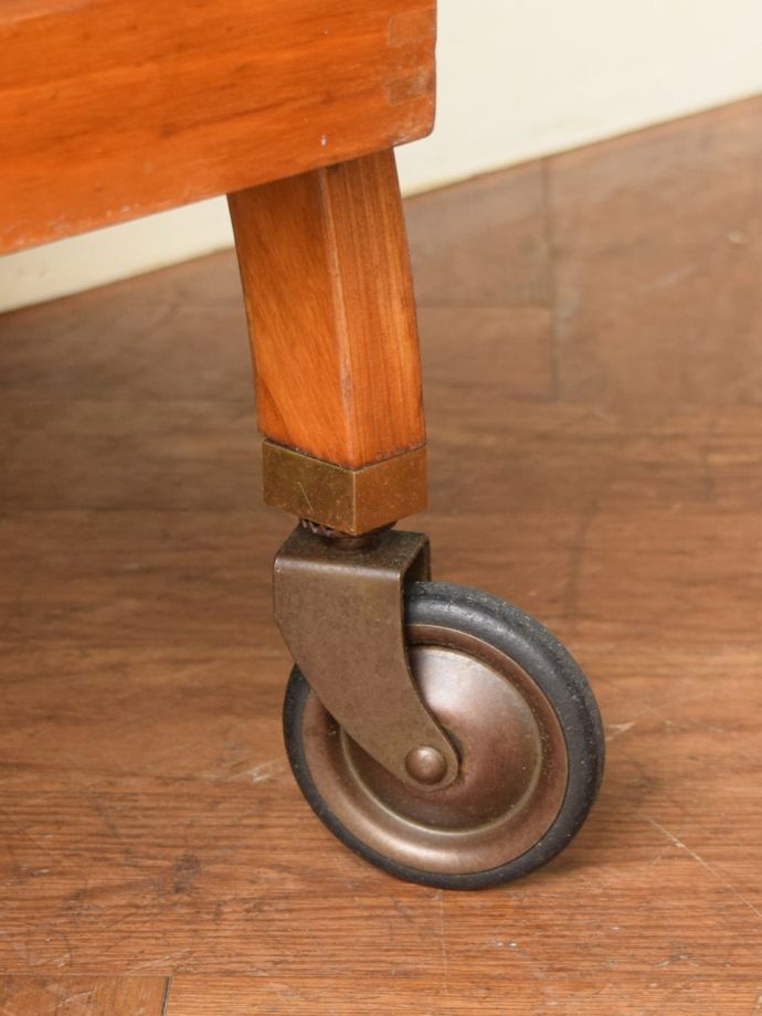 ビンテージワゴンの脚