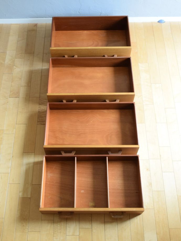 チェストの引き出し